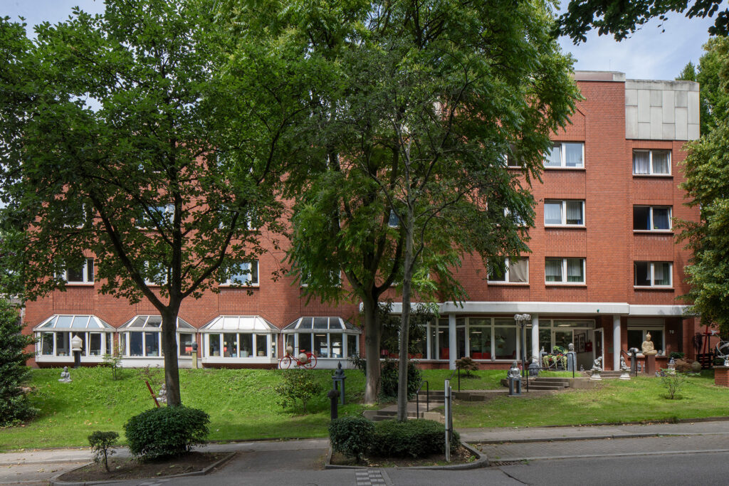 Blick auf das Seniorenheim von der Grabenstraße aus.